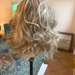 Mercy Blonde Wavy Hair Wig
